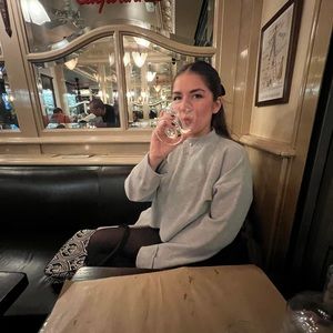 Meet your Posher, Carly